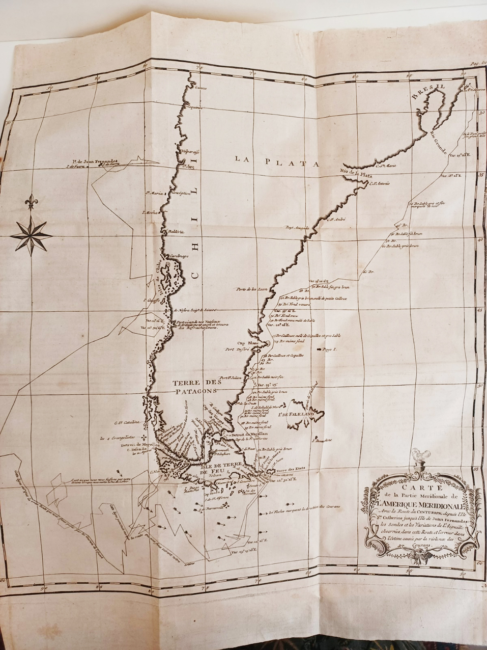 Voyage autour du monde, fait dans les années MDCCXL,I,II,III,IV.... publié Par Richard Walter... Trad. de l' anglois (par Élie de Joncourt).